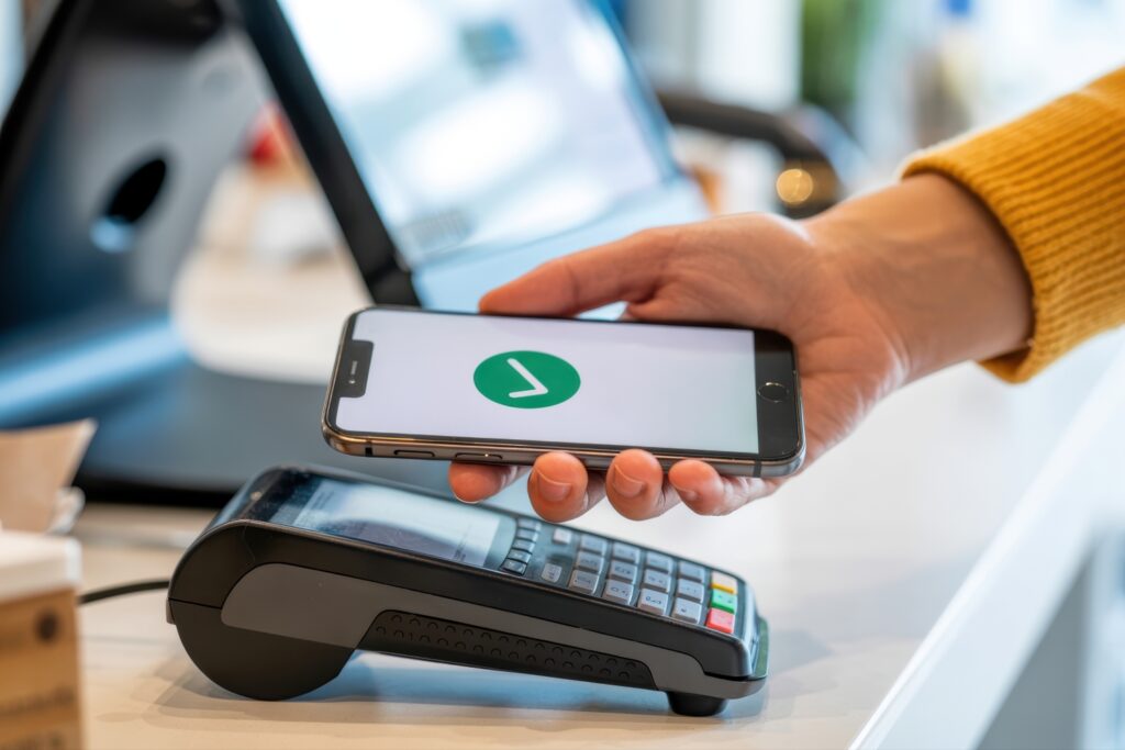非接触決済、スマホ決済アプリ、NFC技術、モバイルウォレット、電子マネー取引、安全なチェックアウト（決済完了）